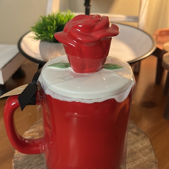 Rae Dunn ~ TRUE LOVE princess mug with Red Rose lid!! NWT - Picture 4 of 5